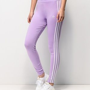 🌸2/$25 Women’s Lilac Stripped Adidas Leggings 🌸